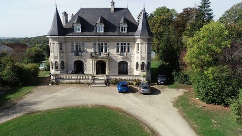 Dpt Aisne (02), à vendre proche de LAON élégant Château reconstruit en 1923 sur son parc de 1.5 hectare