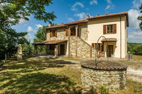 DESCRIPTION In a predominant position, surrounded by greenery and surrounded by the lush vegetation of the Eugubine hills, we offer for sale this splendid stone farmhouse, perfectly renovated. The property, entirely surrounded by a 2000m2 private par...