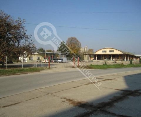 El Properties Tarnovo ofrece una propiedad industrial a 30 km de Veliko Tarnovo. La propiedad consta de un almacén con un área de 1800sq.m. El edificio administrativo cuenta con tres oficinas, un baño y trabajando localmente en combustible sólido y/o...