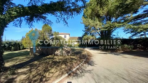 L'agence en Provence située à Boulbon vous propose de découvrir cette élégante bastide méridionale de 2012, offrant une surface habitable généreuse de 210 m2. Située au cœur d'un environnement verdoyant, cette spacieuse propriété s'étend sur une parc...