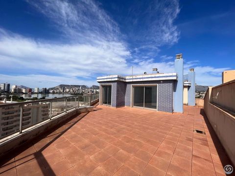 Duplex penthouse on the first line of La Fossa Beach, 3 bedrooms, kitchen, living room with views of the Peñón Ifach, 2 bathrooms, one with shower, one with bathtub, has communal areas such as outdoor pool, indoor and heated pool with Spa and green a...