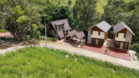 Entdecken Sie Ihr Naturparadies in einer exklusiven Wohnanlage, die Sie mit der Natur verbindet! Diese spektakuläre Villa befindet sich im Herzen der üppigen Natur von Rancho Arriba, Ocoa, und ist der perfekte Rückzugsort für Sie, die eine authentisc...