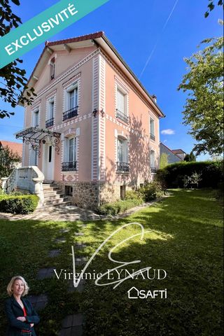 Maison de caractère datant de 1910, qui vous charmera par son élégance intemporelle et son riche passé. Implantée sur un beau terrain de 750 m² sans vis-à-vis, elle offre une surface habitable de 165m² composée de 8 pièces spacieuses et lumineuses ai...