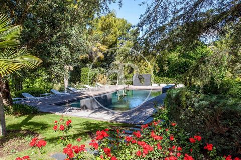 Haus möbliert von 966 m2 mit Terrasse und Ausblicke Im Großraum von El Bosque, Chiva. Die Immobilie hat 6 Zimmer, 3 Bäder, Pool, Kamin, Parkplatz, Klimaanlage, Einbauschränke, Waschküche, Garten, Heizung und Pförtner. Ref. VV2312053 Features: - Air C...