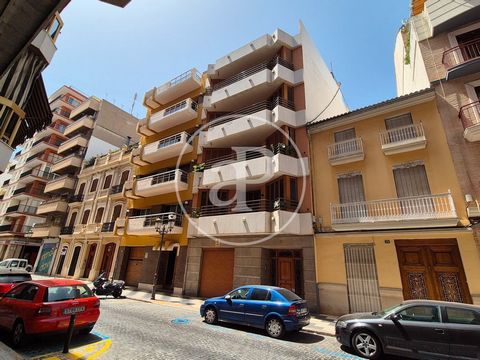 PISO EN VENTA DIAFANO aProperties les presenta este amplio y luminoso apartamento de 302 m² en venta. Ubicado en la tercera planta de un edificio con ascensor este espacioso apartamento en Algemesí es un lienzo en blanco ideal para crear tu hogar per...