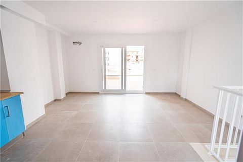 Brand new. Duplex with terrace on the ground floor of approximately 30m2. This property has an area of approximately 100m2 plus terrace, consists of a spacious living room with integrated fitted kitchen and access to the terrace, 3 bedrooms, 2 bathro...