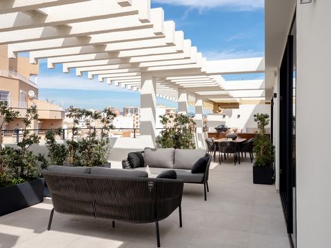 Neu renoviertes Penthouse mit großer Terrasse in Santa Catalina Top renovierte Penthouse-Wohnung direkt am Tennisclub in Santa Catalina Hierbei handelt es sich um ein komplett renoviertes Penthouse mit modernstem Design und hochwertigen Materialien. ...