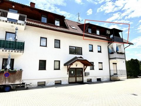 Ontdek deze aantrekkelijke investeringsmogelijkheid in Klagenfurt! Dit gehuurde zolderappartement overtuigt niet alleen door zijn zonnige zuidwestelijke oriëntatie en het schilderachtige uitzicht op het platteland, maar ook door een aantal waardevoll...