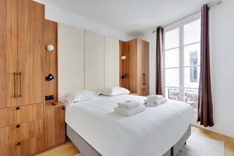 Checkmyguest bietet dieses wunderbare 55 m² große Apartment im 1. Stock eines Gebäudes im Viertel La Sorbonne an. Dieser moderne, sonnendurchflutete Raum verfügt über zwei komfortable Schlafzimmer. Er bietet Platz für bis zu 6 Personen und ist somit ...