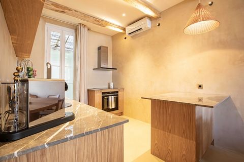 Checkmyguest biedt u een luxe verblijf in dit exclusieve appartement van 55 m² met balkon, geoptimaliseerd voor 6 personen, op een steenworp afstand van de levendige attracties van Saint-Tropez. Ideaal voor gezinnen en vrienden die op zoek zijn naar ...