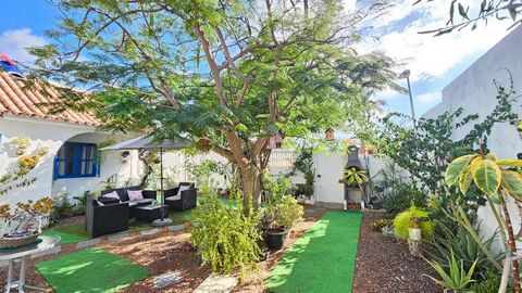 Découvrez votre oasis au cœur de Maspalomas ! Ce charmant bungalow de 55 m² dans le prestigieux complexe Tropisol est un bijou prêt à être votre nouvelle maison ou un investissement rentable. Avec un accès direct depuis la rue, vous êtes accueillis p...