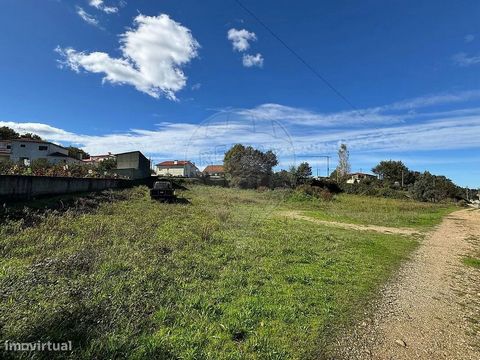 Lote de terreno plano com 1.000 metros quadrados, localizado em Cumeada, Valongo do Vouga, a poucos minutos de Águeda. O terreno apresenta uma topografia plana, facilitando os trabalhos de construção e reduzindo os custos de preparação. A área é idea...