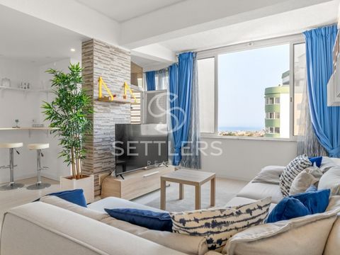 2+1 bedroom apartment located in Alto da Pampilheira, facing south/west with panoramic views of the sea, just 5 minutes from the city center and beaches and close to all traditional shops. Composed of: Entrance hall with access to a living room with ...