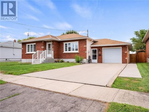 107 Ost Ave is a meticulously maintained bungalow. Currently main floor has 2 beds and a bathroom, large living room and formal dining room that was previously a 3rd bedroom that could easily be converted back. Basement is finished with a recroom, ba...