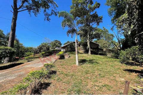 Découvrez le potentiel de ce domaine d’exception à proximité de la ville : Emplacement stratégique : À Lagos del Coyol, La Garita, Alajuela, profitez de la tranquillité de la nature sans sacrifier l’accessibilité. Situé sur l’avenue principale avec d...