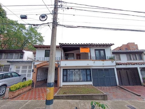 Charmantes Haus zum Verkauf in der schönen Stadt Medellin, im exklusiven und begehrten Departement Antioquia. Diese Immobilie verfügt über ein großes Grundstück von 230 m2 und eine Bebauung von 310 m2, verteilt auf 6 komfortable Schlafzimmer und 7 Ba...