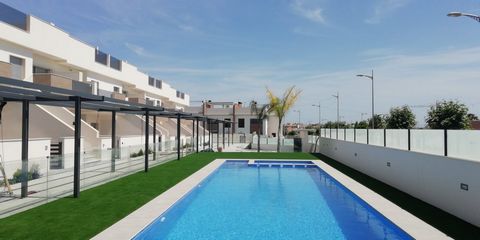 It is located in the well-known Pilar de la Horadada and is a new production project consisting of a total of 28 dwellings divided between ground floor flats and penthouses. The residences maintain a consistently high and modern finish, which contrib...