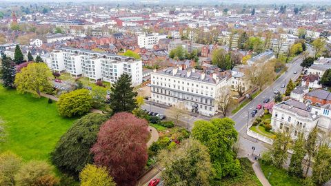 An exceptionally rare opportunity to acquire a stunning and spacious, high-specification two-bedroom apartment forming part of the beautiful and unique Grade II Listed Jephson Mansions also known as the Royal Terrace on Newbold Terrace which overlook...