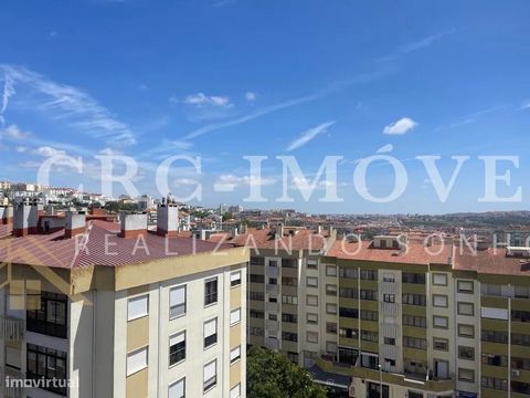 Descubra o seu novo lar em Sintra! Este apartamento espaçoso de 3 quartos e 2 casas de banho, com 100m², oferece tudo o que você e sua família precisam para viver com conforto e praticidade. Localizado no 7º andar de um prédio super organizado, este ...