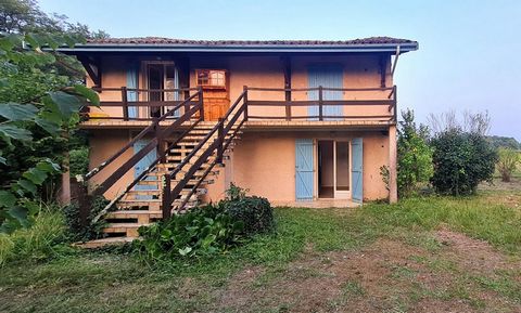 A Vendre : Maison à Rénover - Idéal Investisseur Située dans un charmant village à seulement 10 km d'Aire-sur-l'Adour et 3 km d'Eugénie-les-Bains, cette maison de 112 m² environ est une opportunité rare pour les investisseurs ou les particuliers en q...