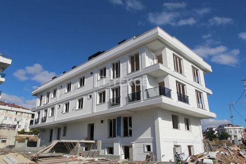 Apartamenty o poziomym designie blisko przystani w Beylikdüzü. Apartamenty na sprzedaż znajdują się w spokojnej okolicy w Stambule Beylikdüzü i 2 km od przystani i mają opcje z balkonami. IST-01612 Features: - Balcony - Lift - Satellite TV - Terrace