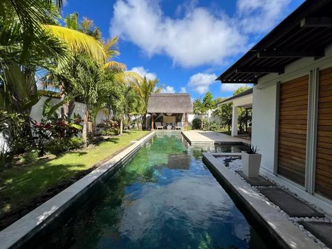 Erfüllen Sie sich den Traum eines Rückzugsortes in einer der gefragtesten Regionen von Mauritius. Diese wunderschöne Villa in einer sicheren und gepflegten Wohnanlage vereint modernen Komfort, großzügige Räume und erstklassige Ausstattung. Merkmale d...