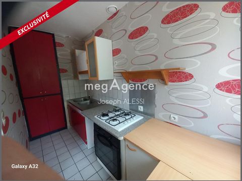 Situé dans la commune de Grostenquin (57660), cet appartement offre un cadre de vie paisible et agréable. Niché dans un quartier calme, il bénéficie d'un environnement verdoyant tout en restant proche des commodités essentielles telles que les commer...