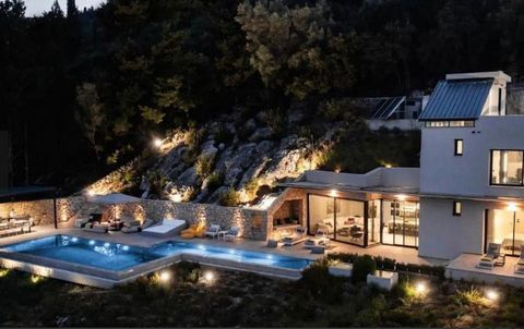 Newly constructed stunning and modern 4 Bedroom Villa, perfectly located in Lefkada, Greece. Stunning Villa offering a luxurious and modern retreat with ample amenities for relaxation, entertainment, and enjoyment of beautiful Lefkada. The property c...