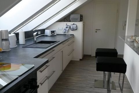 Unser charmantes Loft-Apartment befindet sich im ehemaligen Wohnhaus des Erfinders der Hochdruckdampfmaschine, Dr. Ernst Alban. Nach kompletter Sanierung bieten wir Ihnen im Dachgeschoss auf über 90 m² eine hochwertig ausgestattete Wohnung. Sie befin...