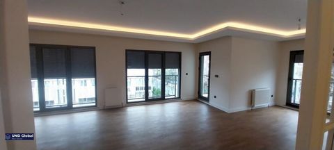 3+1 gloednieuw appartement met en-suite badkamer in een nieuw gebouw met lift aan de Yeşilköy Gazi Evrenos-straat Kenmerken van ons appartement: De bouw van ons appartement is net afgerond en is nooit gebruikt. De keuken is voorzien van een Franke ov...