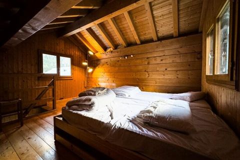 Wunderschöne Unterkunft von 55 Quadratmetern in Agrave; Chamonix-Mont-Blanc. Array Dieses Chalet bietet Platz für bis zu 4 Personen und verfügt über zwei komfortable Schlafzimmer, die jeweils zum Entspannen einladen. Entspannung nach einem Tag voller...