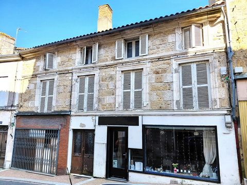 Immeuble à vendre sur un terrain d'environ 1500m2