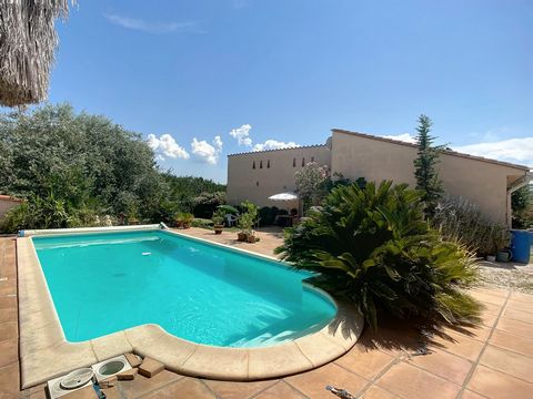Maison Plain pied avec garage piscine 1 dépendance