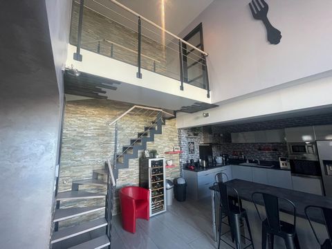Maison en pierre de 218m² environ