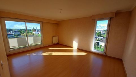 Grand appartement de quatre pièces lumineux!