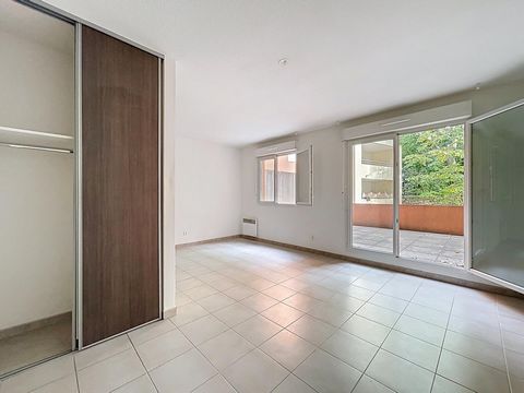GRAND STUDIO AVEC TERRASSE ET PARKING