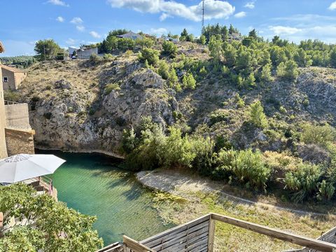 Maison de village proche mer avec vue magnifique,jardin et garage.