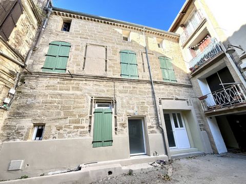 Belle maison de caractère de 200m2 avec 5 chambres en parfait état au cur historique de Roujan