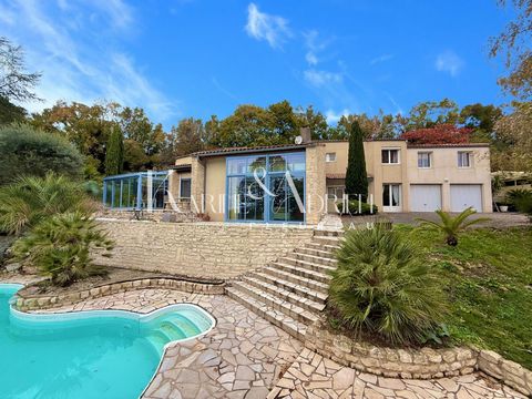 VILLA AU STYLE PROVENÇALE AVEC PISCINE, PARC, VÉRANDAS ET DOUBLE GARAGE