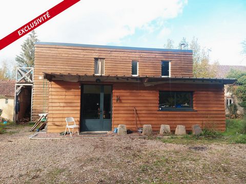 Maison au 2 chambres, dépendances sur 7755m²