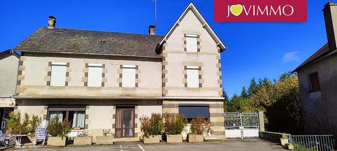 GRANDE MAISON FAMILIALE JOVIMMO votre agent commercial Johanna PARTAUD ... Maison mitoyenne en pierres de 262 m2 habitable sur 3 niveaux élevée partiellement sur une cave. Couverte en ardoises, terrain clos de 501m2 avec un hangar. Elle est composée ...