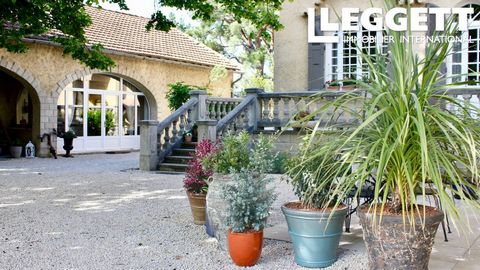 A18915FRF84 - NOUVEAU - A 35 minutes d'Avignon et de sa gare TGV. Cette merveilleuse demeure de 472 m² vous attend en direction des plus beaux villages classés du Lubéron. Idéalement implantée au milieu des vignes, cette propriété fraîchement restaur...