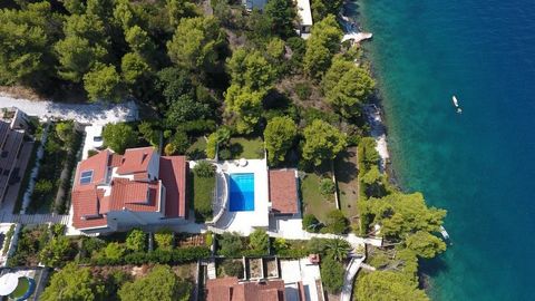 Amasing villa of rare location and quality! Cap Ferrat quality in Croatia! A perfect villa with a private beach in front of it and pier for a yacht! Villa is built just in 2012 and practically was in use only during 4 months. It has 400 m2 of floorsp...