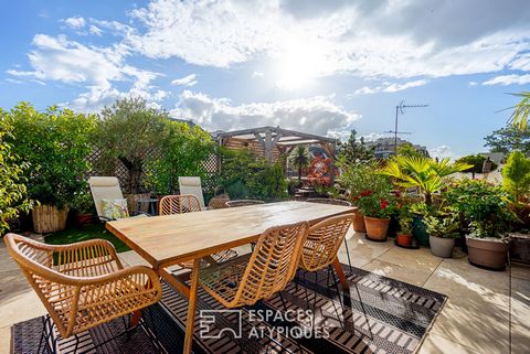 Located between the Place d'Alésia and the Parc Montsouris, on the fifth and last floor with elevator of a modern building from the 2000s, this apartment with a surface area of 127 m2 (113 m2 Carrez) has been entirely furnished in a resolutely contem...