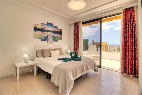 Passez du temps dans cet appartement relaxant à Playa de Fañabé, Adeje. L'appartement est idéal pour des vacances en famille ou entre amis. L'appartement dispose d'une piscine partagée avec d'autres hôtes et d'une piscine séparée pour les enfants, qu...