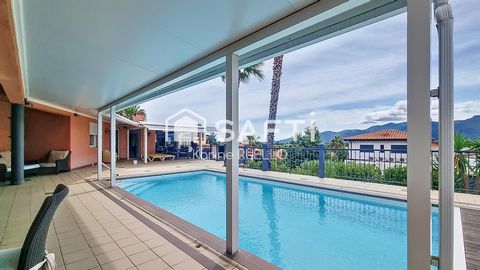 In Brouilla, a delightful village in the Pyrénées-Orientales ideally located just 20 minutes from Perpignan, 25 minutes from the Mediterranean beaches, and 30 minutes from the Spanish border, discover this stunning single-storey 5-room villa boasting...