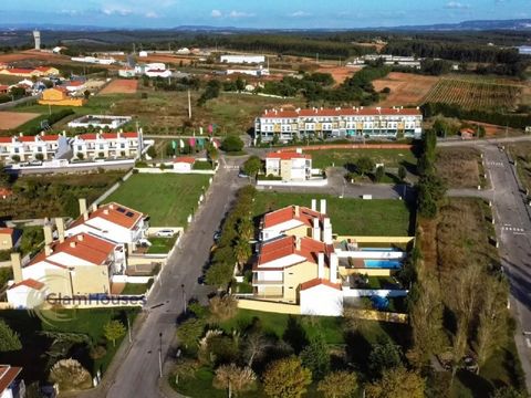 Investment Opportunity! Plot inserted in the urbanization Quinta dos Campelos already with all infrastructure completed, for construction of building with 12 apartments, maximum of 3 floors above ground and 1 below ground. Allows the construction of ...
