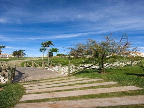 Investment Opportunity! Plot inserted in the urbanization Quinta dos Campelos already with all infrastructure sums completed, for construction of a 4 bedroom villa with 2 floors in plot of land with: Total lot area - 260,30 m2 Deployment area - 108 m...
