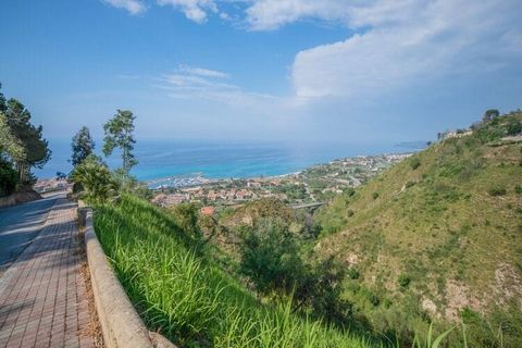 Nestled in the country side of Gasponi in Calabria is this modern apartment ideal for couples and solo travellers. The property lies in a lively location with a large number of restaurants and supermarkets located within 10 minutes’ walk from here. T...