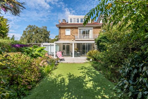 Stunning 3 Bedroom House For Sale in Maxwellstraat Amsterdam Netherlands Esales Property ID: es5553482 Property Location Maxwellstraat 12 1097 EW Amsterdam Property Details With its glorious natural scenery, excellent climate, welcoming culture and e...